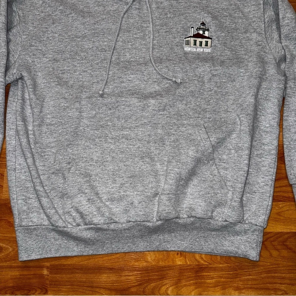 Vintage Oswego, NY Embroidered Lighthouse Hoodie Men’s Size XL Gray Pullover - Picture 2 of 14